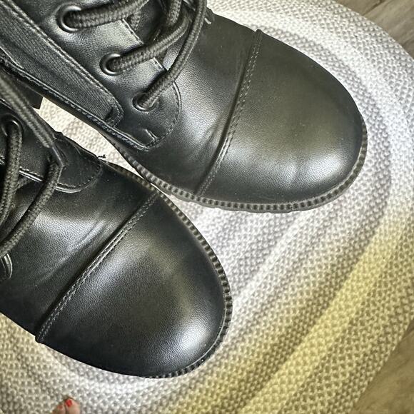 Torrid Womens Black Chunky Zip Ankle Lug Heel Leather Combat Bootie 10ww Wide - Picture 4 of 10